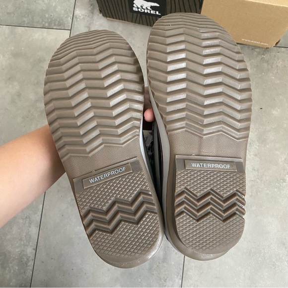 Sorel Joan Of Arctic Boots Quarry Black gray size 7 with box! - Picture 5 of 9